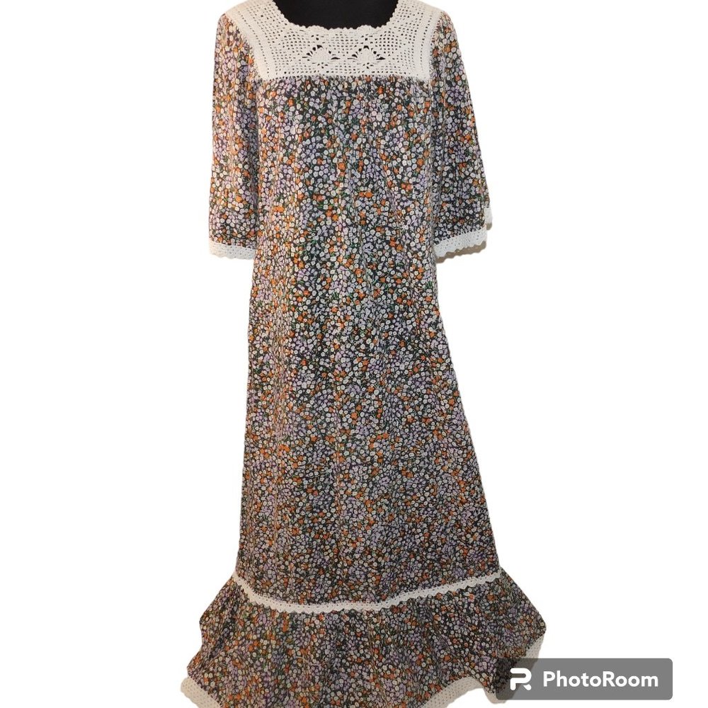 Vintage Cottage Core Prairie Maxi Dress Crochet Neckline & Trim
